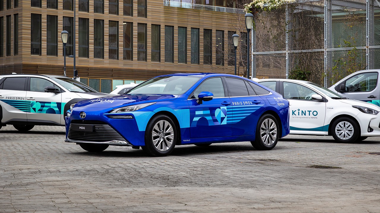 Toyota Mirai ir kiti Toyota asortimento automobiliai